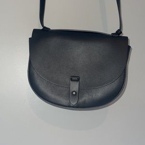 Crossbody Saddle Bag - The GAP